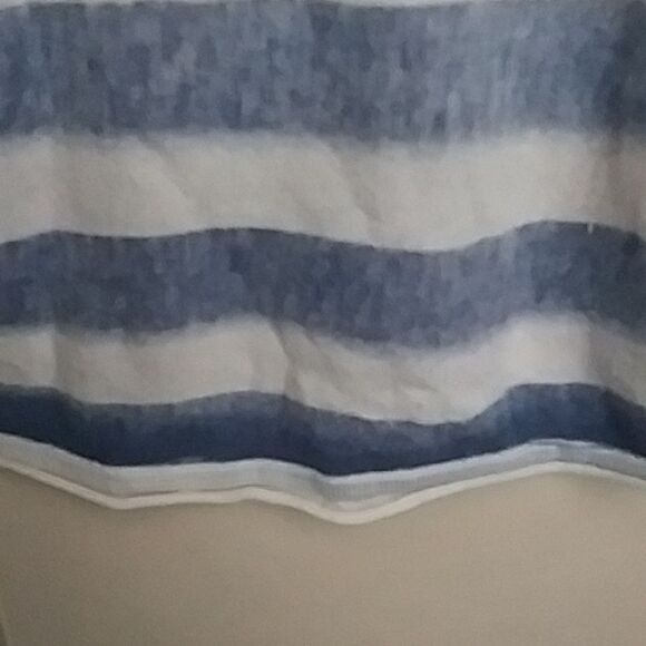 BCBGMaxAzria Lightweight Cropped Sweater Batwing Navy and White Stripes - Picture 5 of 13